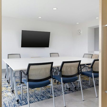 Towneplace Suites By Marriott Pleasanton Exterior photo